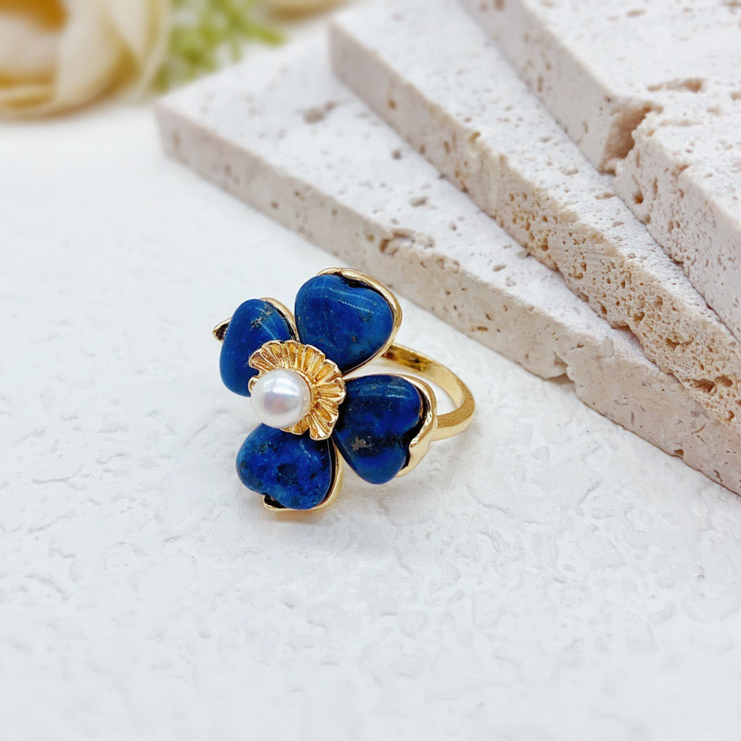 La Dama Azul (Anillo de Perlas Cultivadas y Lazurita)