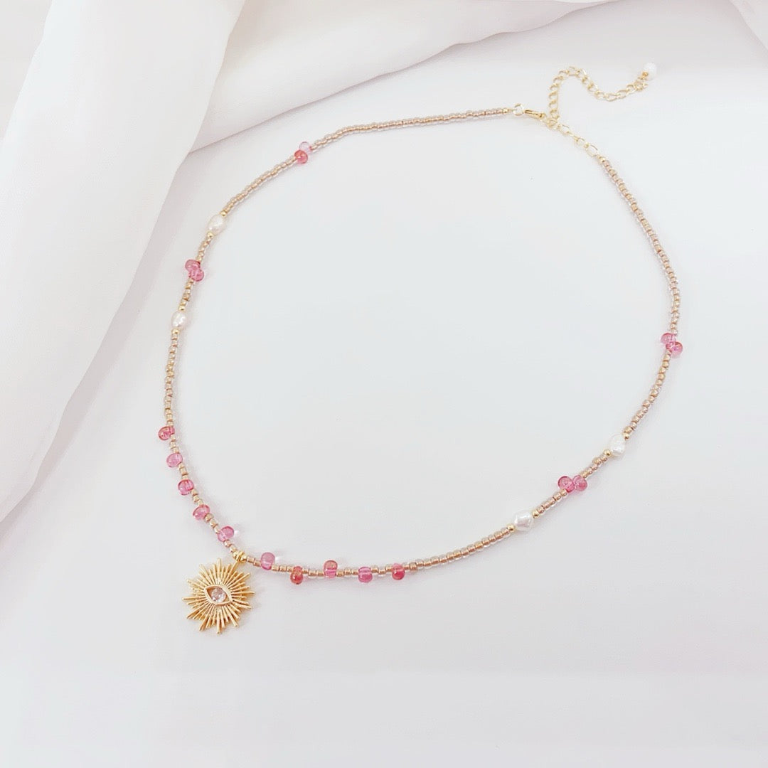Resplandor Floral (Collar de Perlas Cultivadas)