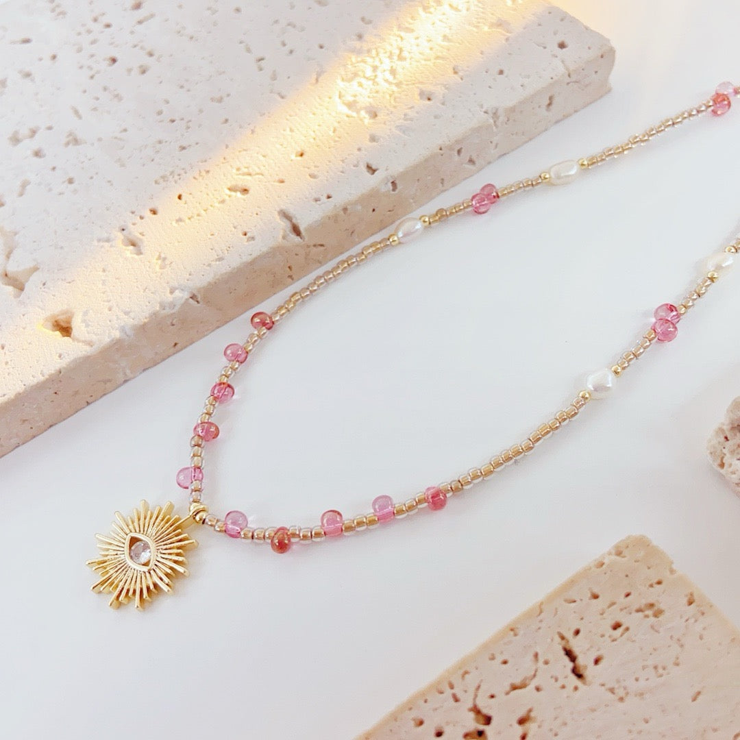 Resplandor Floral (Collar de Perlas Cultivadas)