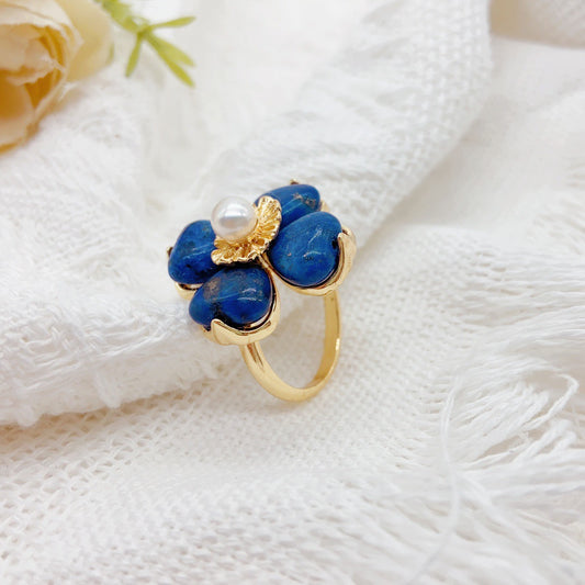 La Dama Azul  (Anillo de  Perlas Cultivadas y Lazurita)