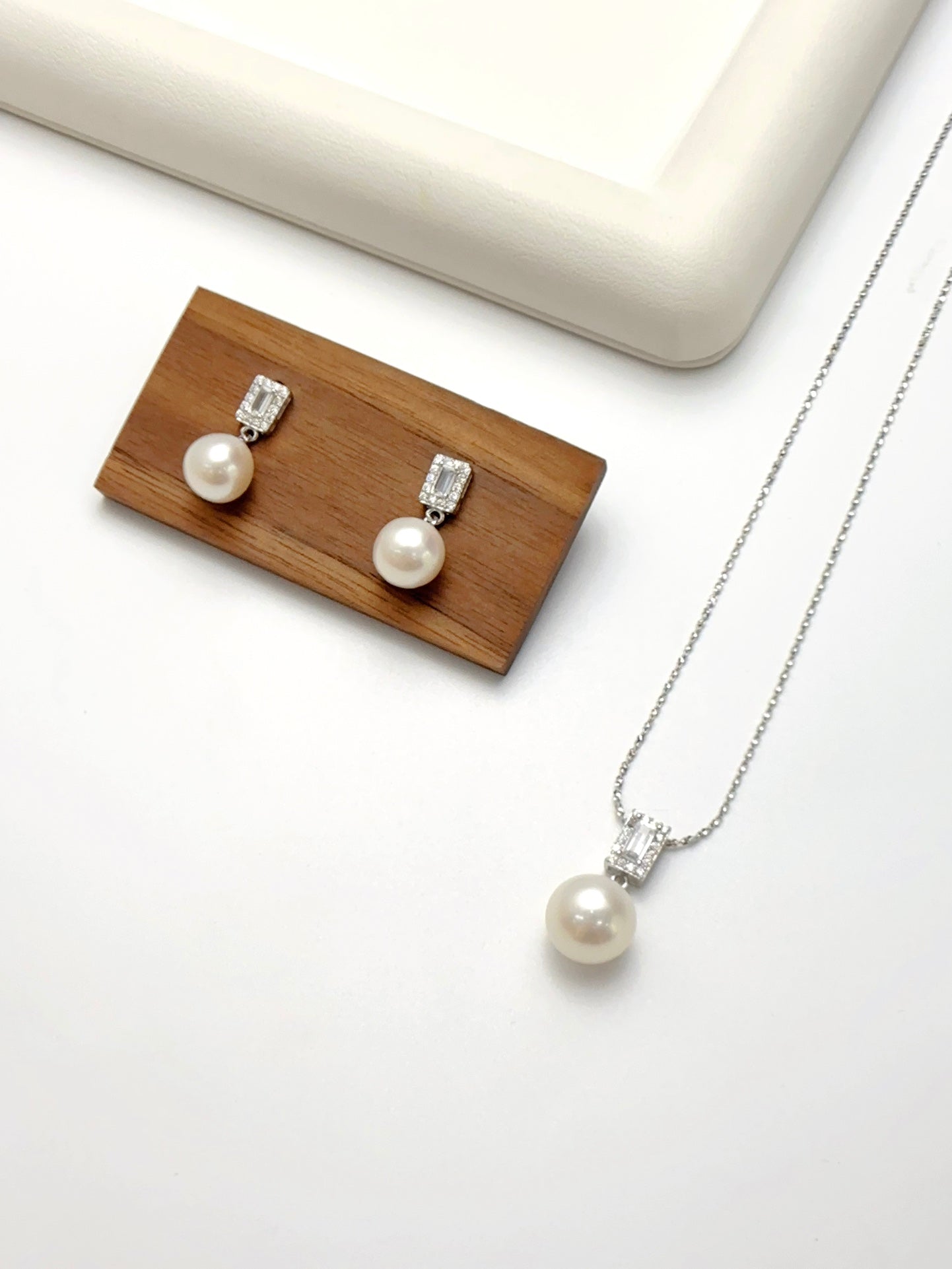 Susurros de Luna (Aretes de Perlas Cultivadas)