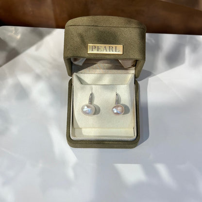 Elegancia del Tacón (Aretes de Perlas Cultivadas)