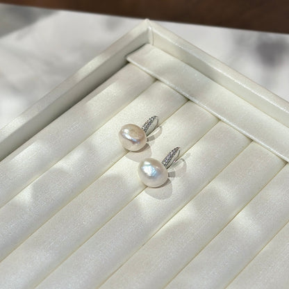 Elegancia del Tacón (Aretes de Perlas Cultivadas)